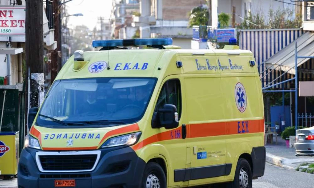 Πρέβεζα: 24χρονος οδηγός εξετράπη της πορείας του και έπεσε σε κολώνα